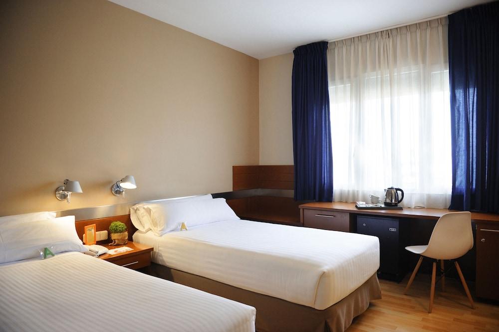 Tres Torres Atiram Hotel Barcelona Exterior photo